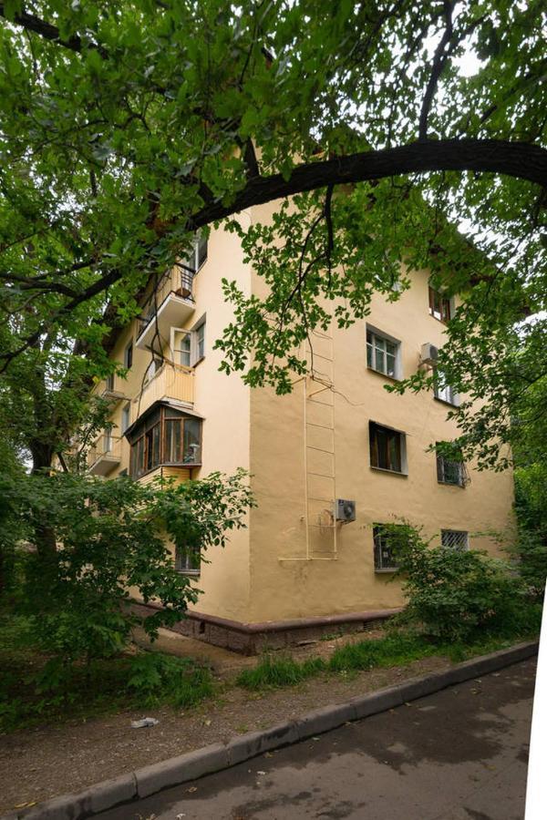 Apartment Nadezhda At Zheltoskan 77/79 Алмати Екстер'єр фото